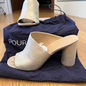 Beautiful champagne metallic Pour La Victoire heeled mule. Perfect for summer.